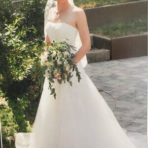 Wedding Dress Strapless Size 4 from David's Bridal